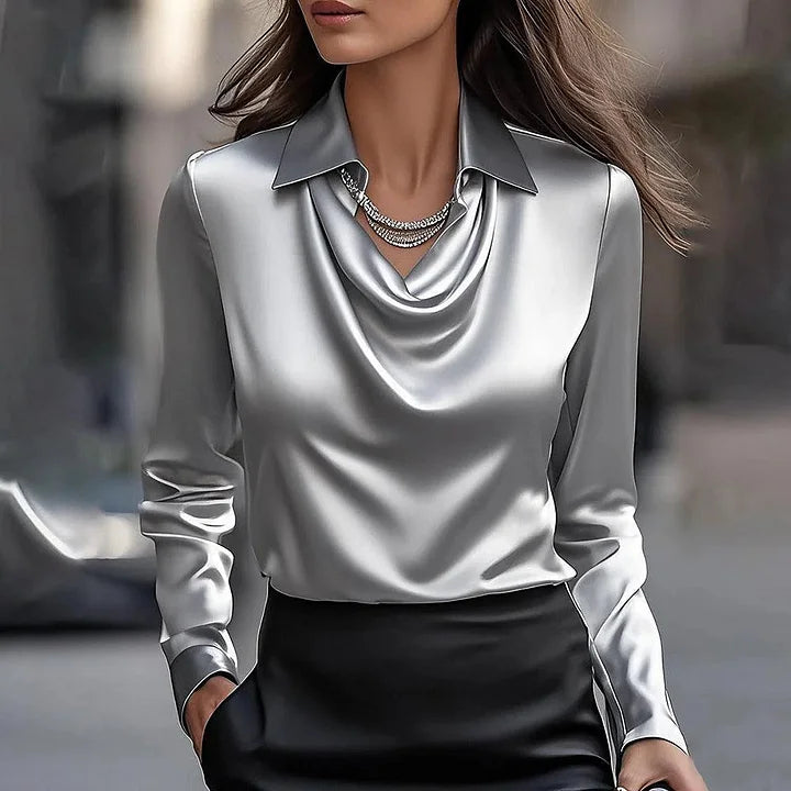 Amra - Blusa raffinata in raso con scollatura drappeggiata