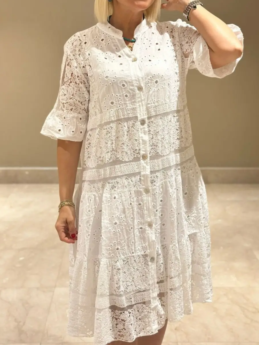 Liona – Abito con ricamo e chiusura a bottoni