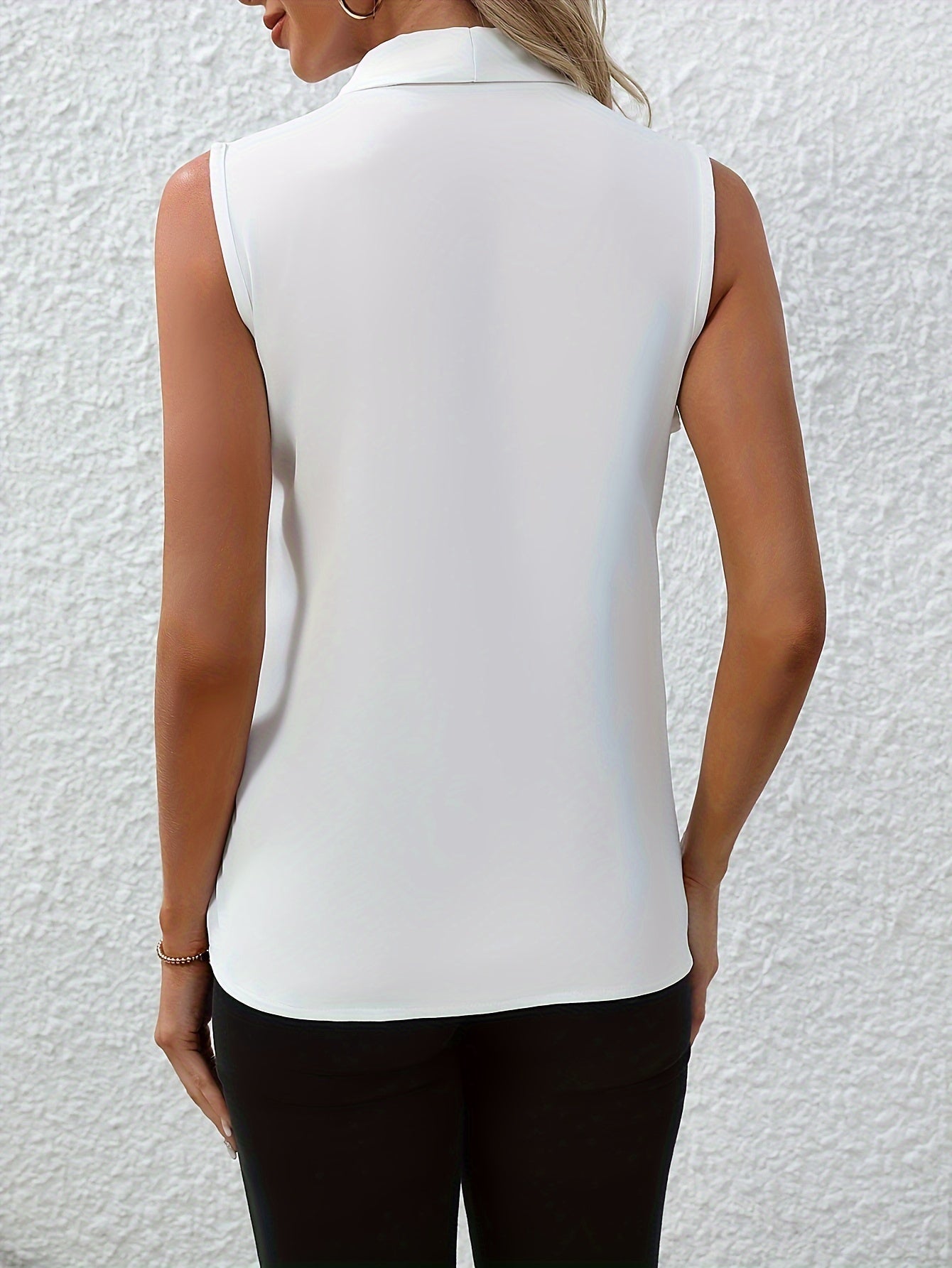 Rebecca™ | Blusa senza maniche a V