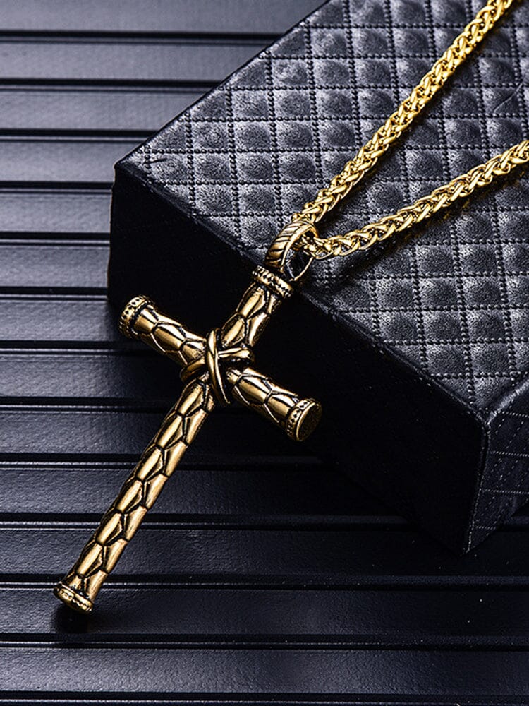 Collana vintage con pendente a forma di croce
