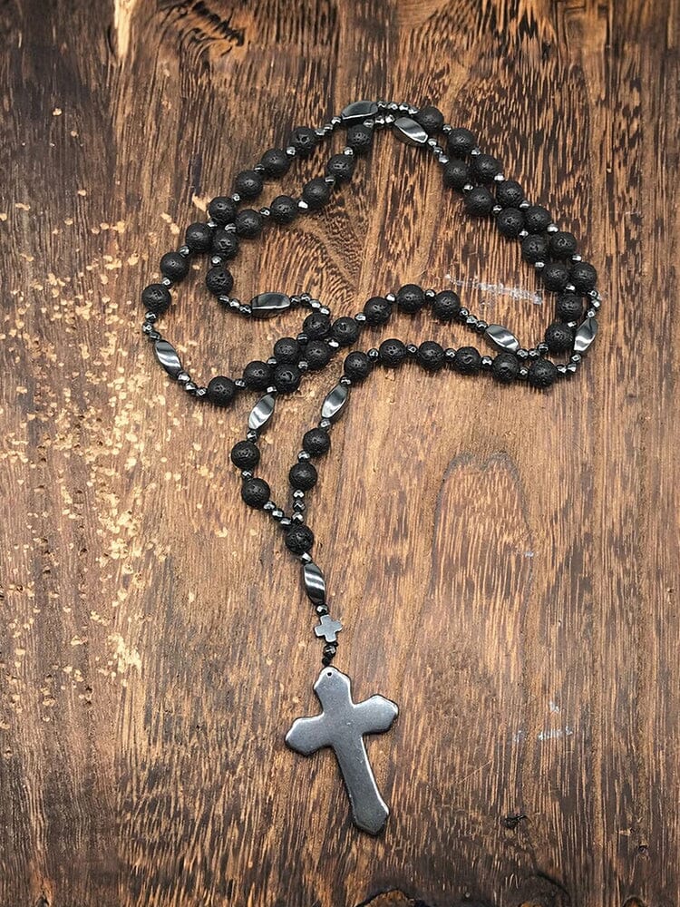 Collana con pendente a croce in pietra naturale