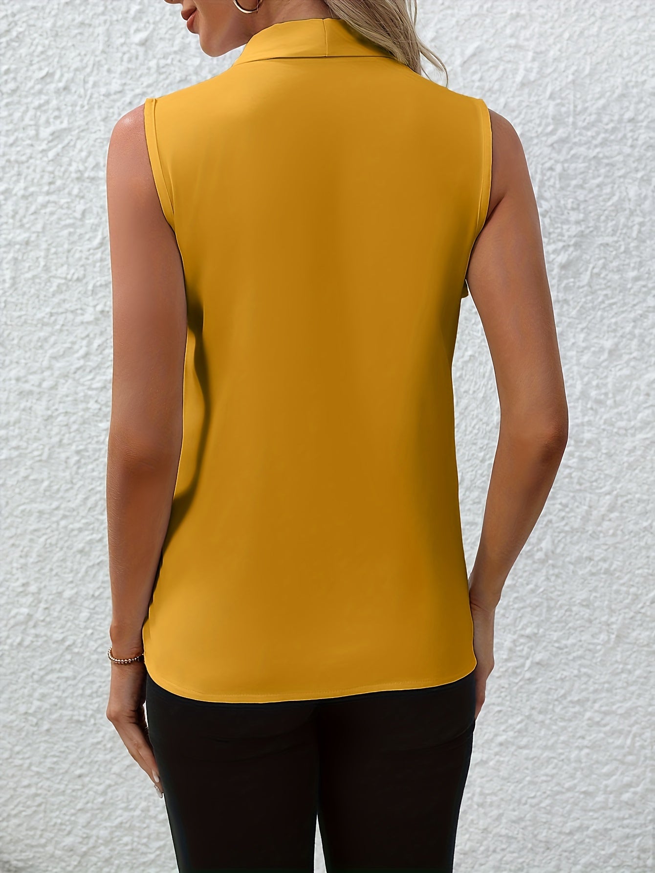 Rebecca™ | Blusa senza maniche a V