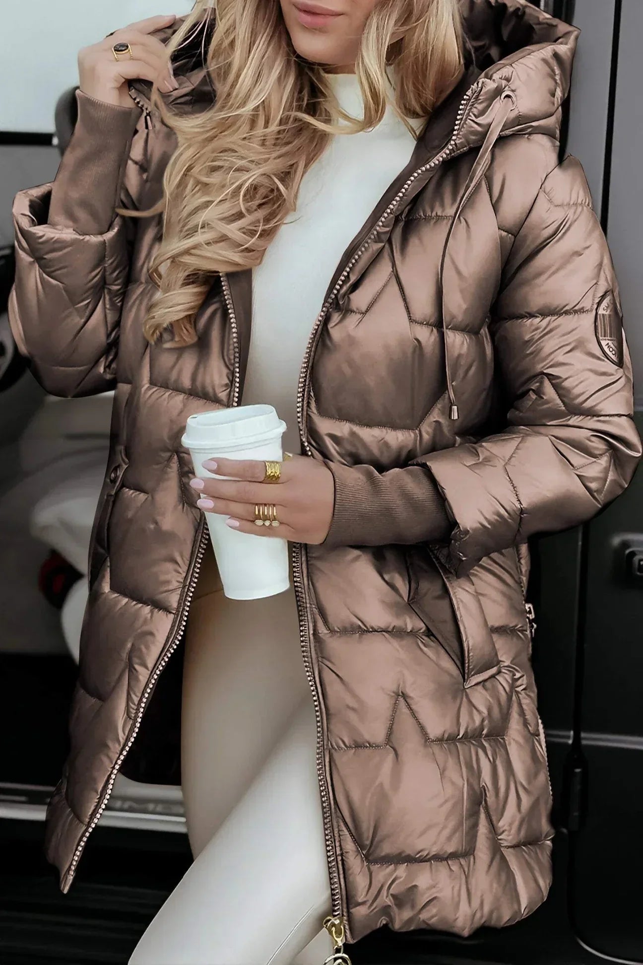 Noella – Cappotto Elegante con Cappuccio