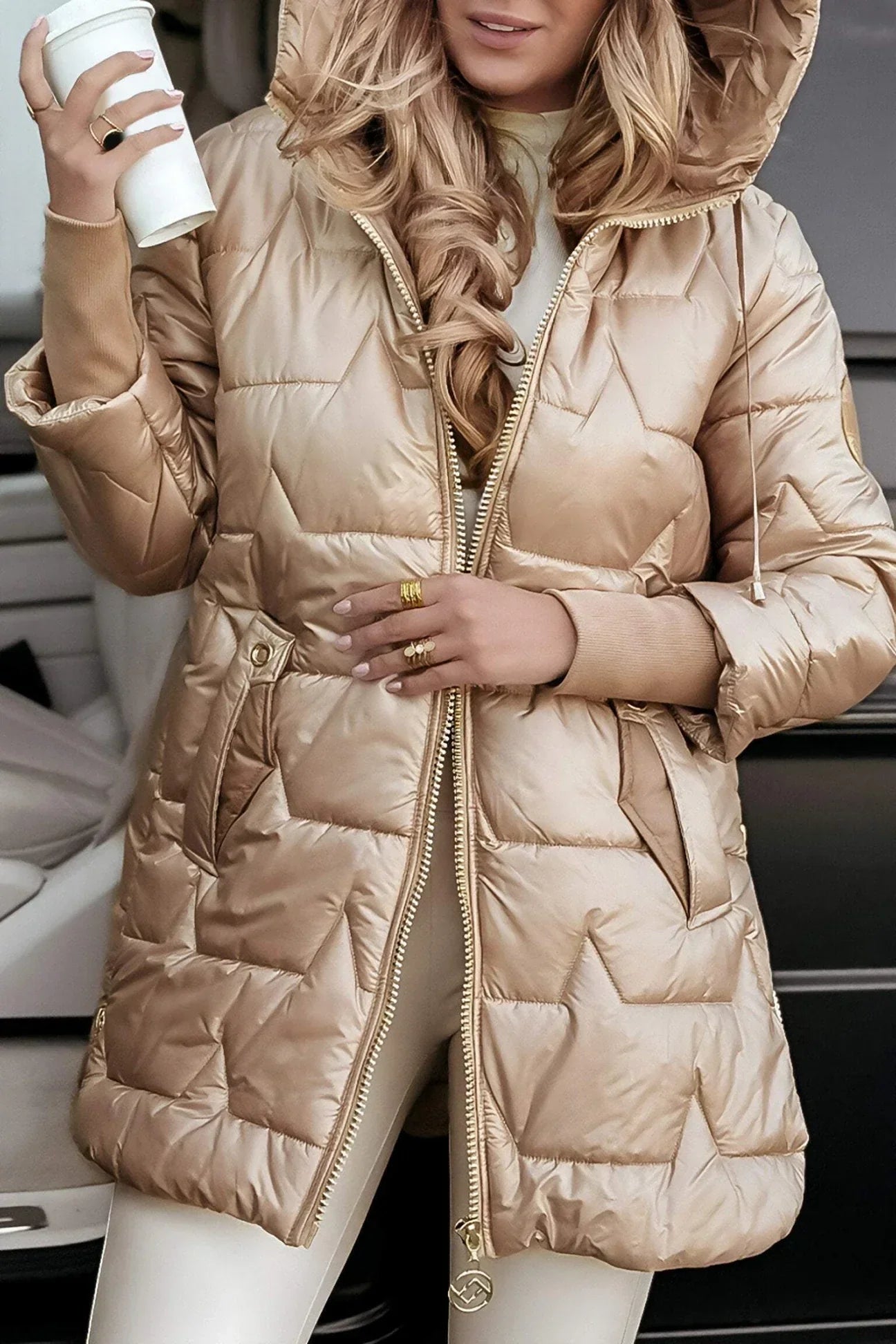 Noella – Cappotto Elegante con Cappuccio